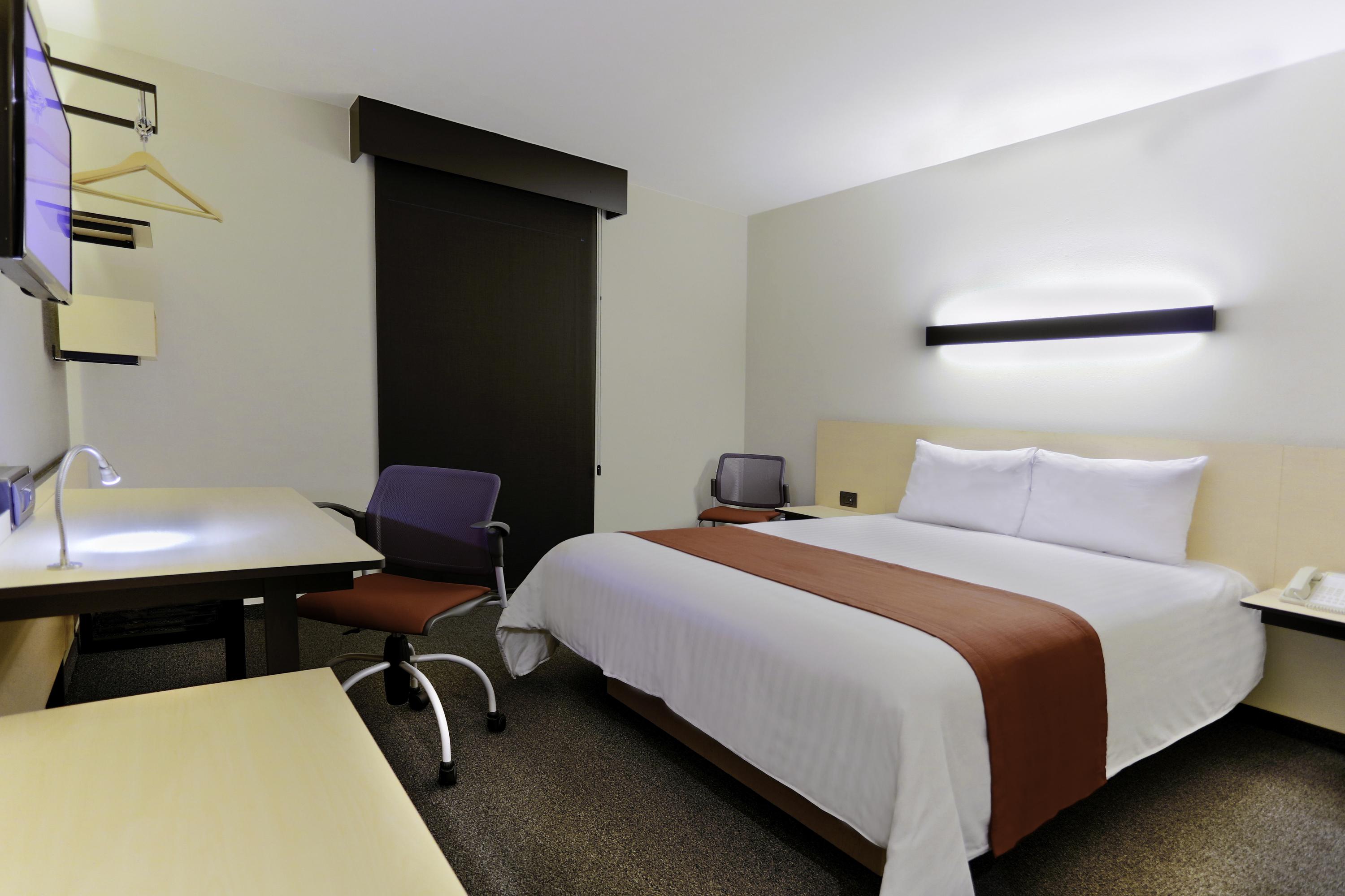 City Express By Marriott Irapuato Norte Exterior photo