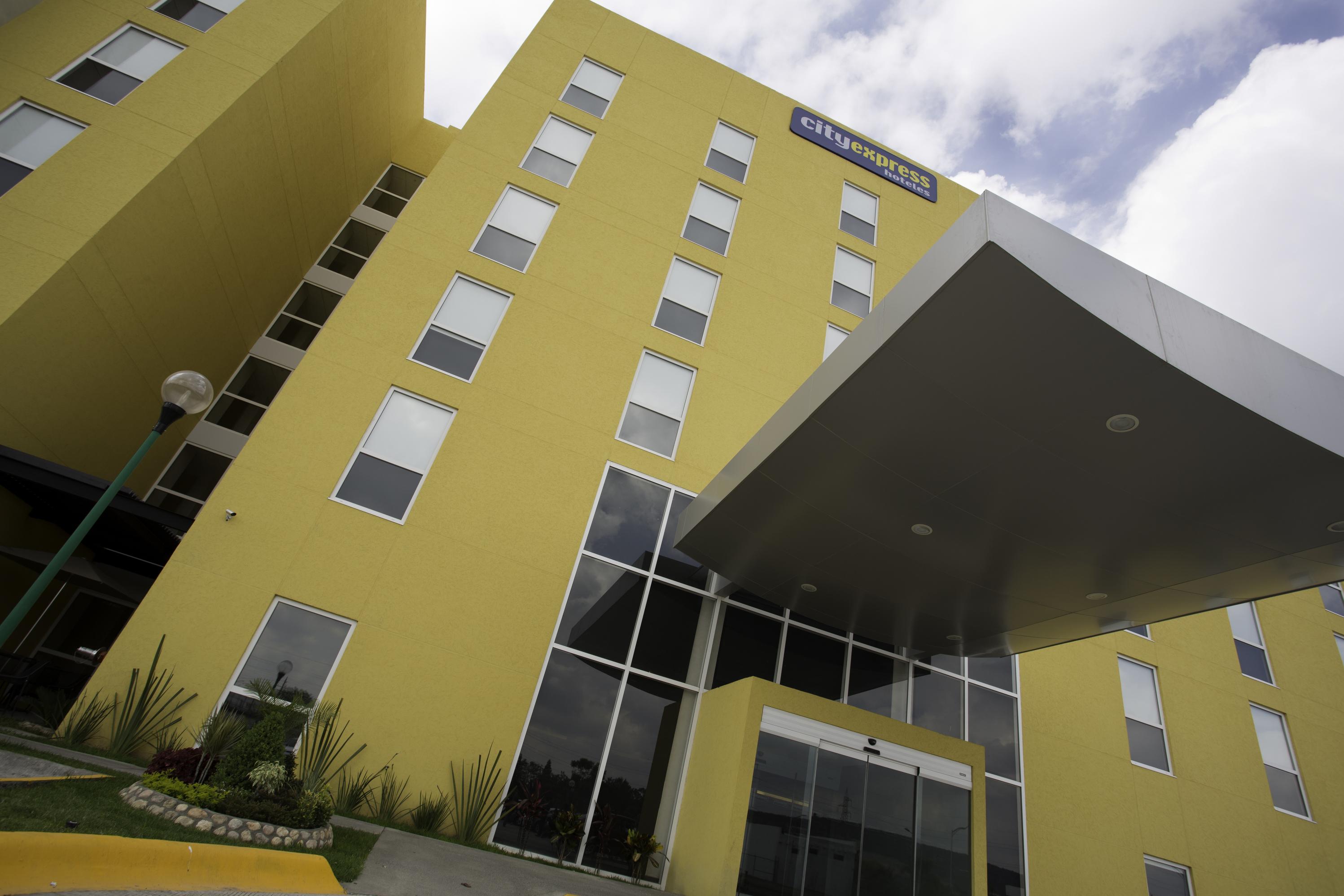 City Express By Marriott Irapuato Norte Exterior photo