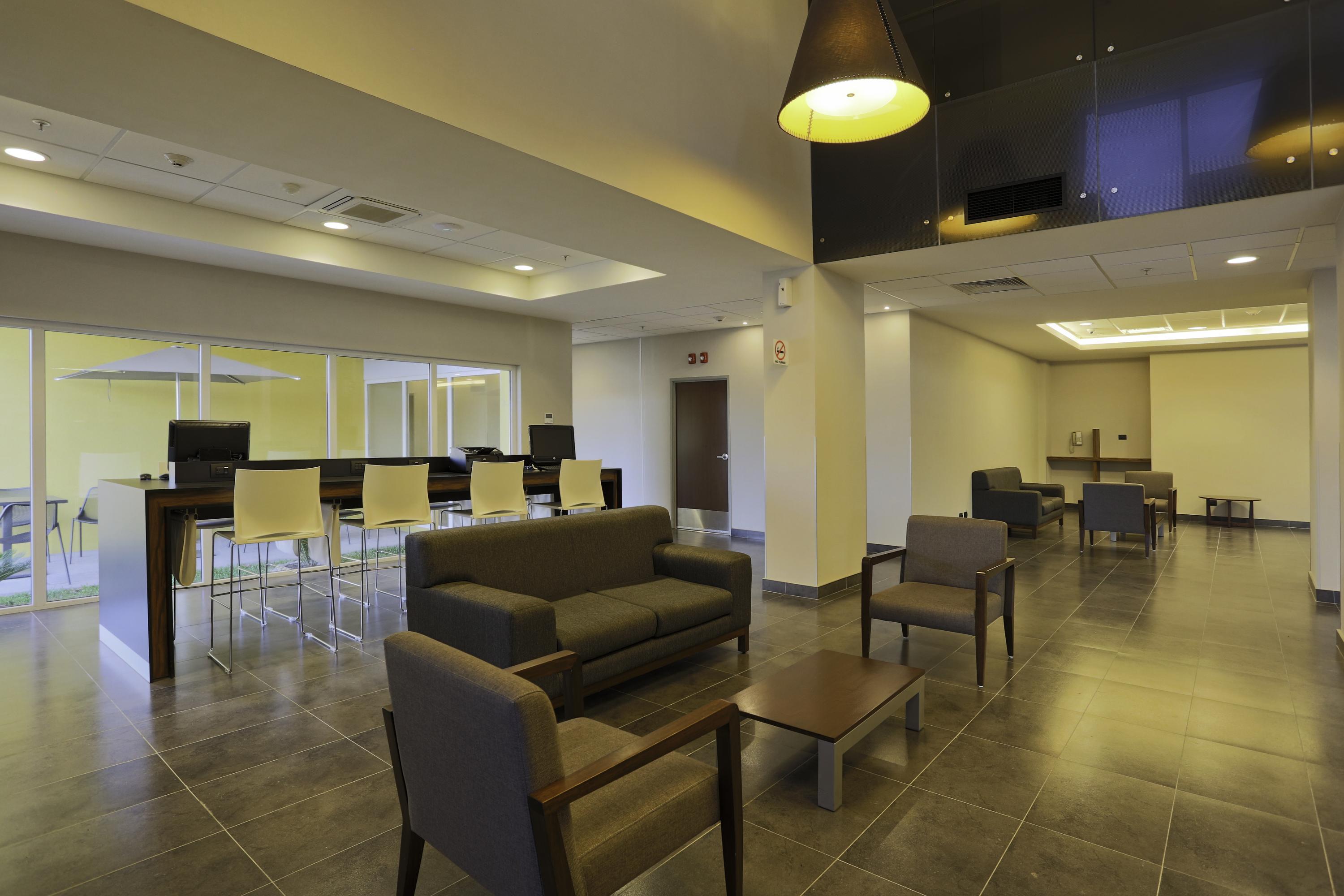 City Express By Marriott Irapuato Norte Exterior photo
