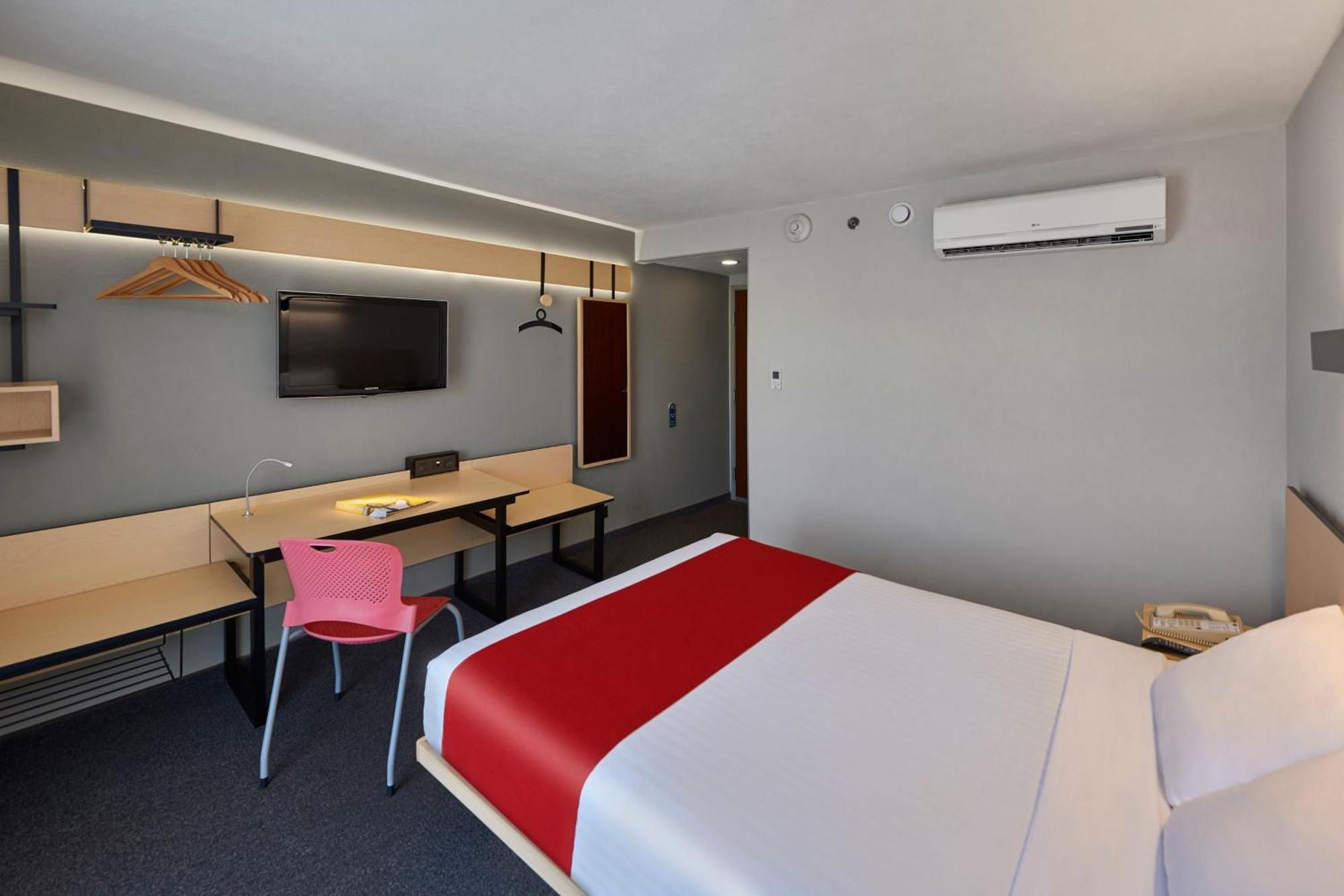 City Express By Marriott Irapuato Norte Exterior photo