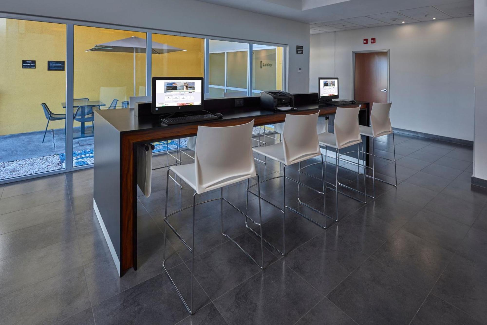 City Express By Marriott Irapuato Norte Exterior photo